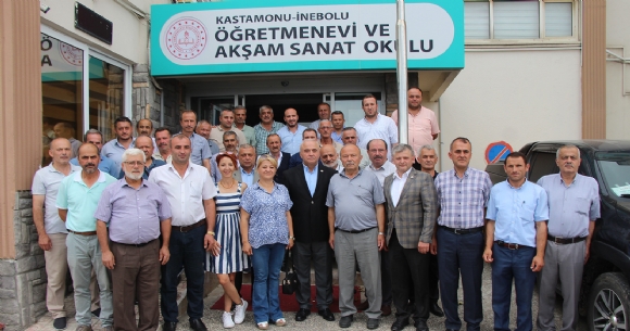 MUHTARLAR DERNE'NDE BAYRAK DEM